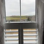 Tobystar House
